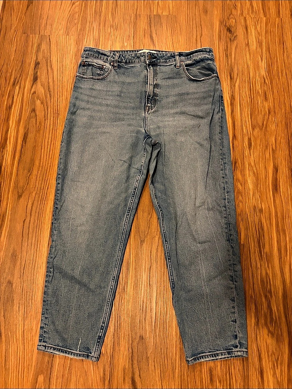 Abercrombie & Fitch The Mom High Rise High Rise Jeans in Blue Waist 33